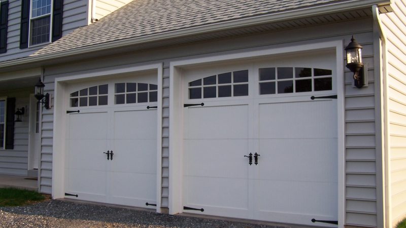 Residential garage doors – buying tips